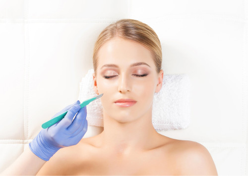 Dermaplaning training course